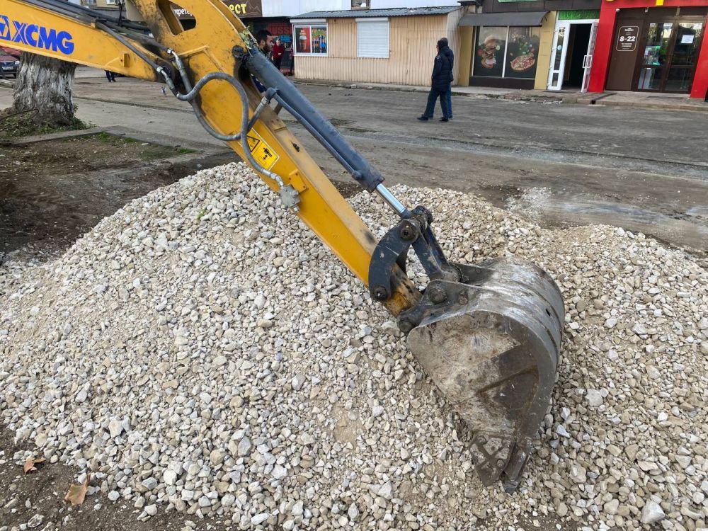 #ремонт_дорог. В районе Аршинцево ведутся дорожные работы #ремонт_дорог. В районе Аршинцево ведутся дорожные работы