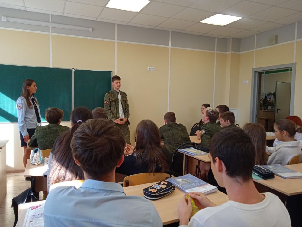 Севастопольские полицейские провели антинаркотические беседы со школьниками и лицеистами Севастопольские полицейские провели антинаркотические беседы со школьниками и лицеистами