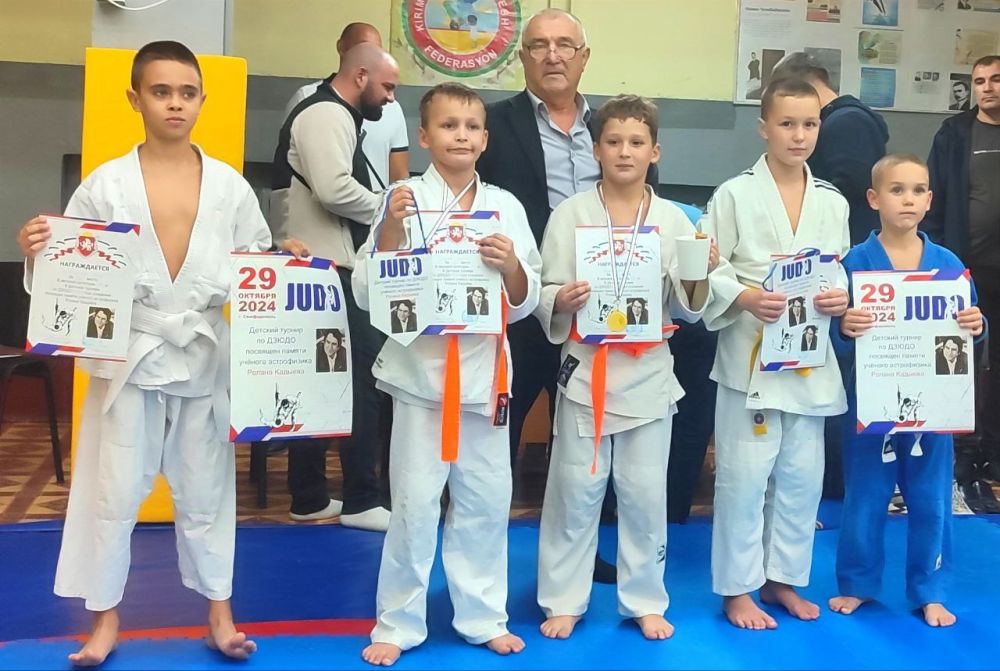 Вчера в Симферополе на базе спортивной школы №1 состоялось знаменательное событие — детский турнир по дзюдо, посвящённый памяти выдающегося учёного-астрофизика Ролана Кадыева Вчера в Симферополе на базе спортивной школы №1 состоялось знаменательное событие — детский турнир по дзюдо, посвящённый памяти выдающегося учёного-астрофизика Ролана Кадыева