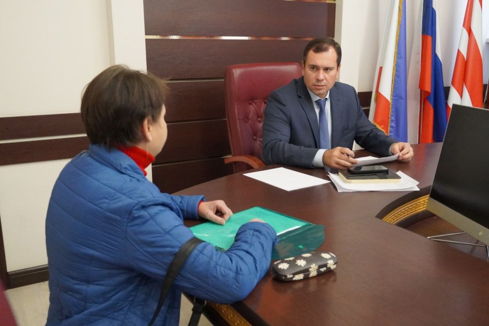 #городские_новости. В Керчи состоялся Общерегиональный день приема граждан. Глава администрации города Олег КАТОРГИН... #городские_новости. В Керчи состоялся Общерегиональный день приема граждан. Глава администрации города Олег КАТОРГИН...