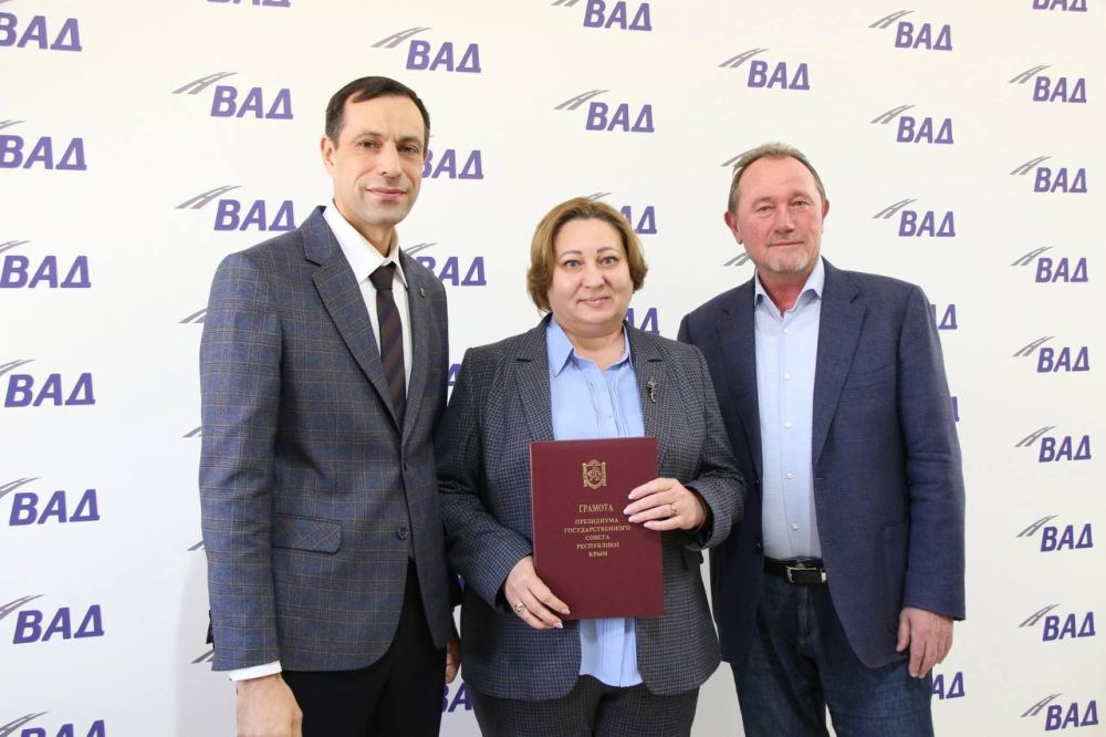 Андрей Козырев поздравил коллектив компании «ВАД» с Днём работников дорожного хозяйства Андрей Козырев поздравил коллектив компании «ВАД» с Днём работников дорожного хозяйства