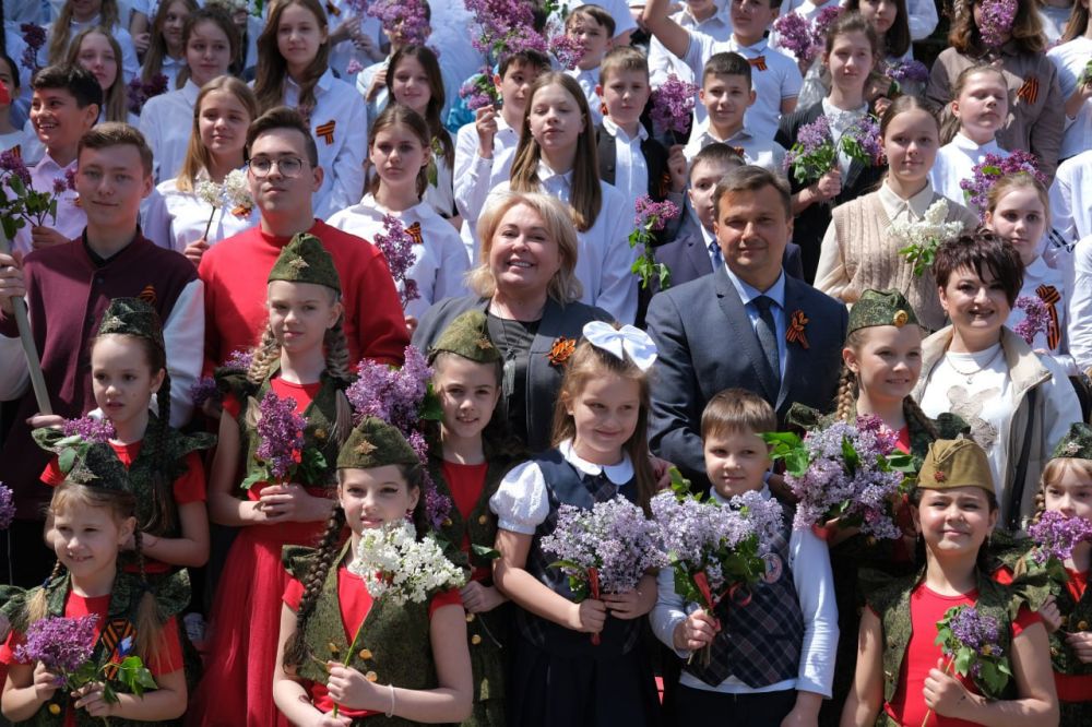 Янина Павленко: Коренной ялтинец, небезразличный к судьбе любимого города, человек, на которого всегда можно положиться, добрый друг, с которым всегда готова и в огонь, и в воду! И, наконец, тот, кому снова доверено руководить муниципалитетом Янина Павленко: Коренной ялтинец, небезразличный к судьбе любимого города, человек, на которого всегда можно положиться, добрый друг, с которым всегда готова и в огонь, и в воду! И, наконец, тот, кому снова доверено руководить муниципалитетом