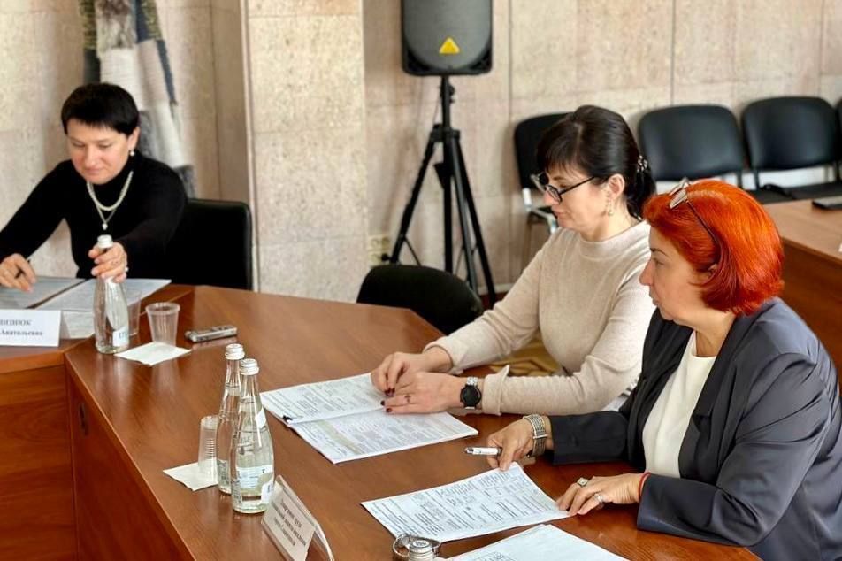 Владимир Немцев: В Законодательном Собрании Севастополя началось заслушивание главных распорядителей бюджетных средств города и обсуждение параметров бюджета Севастополя на 2025 и плановый период 2026 и 2027 годов Владимир Немцев: В Законодательном Собрании Севастополя началось заслушивание главных распорядителей бюджетных средств города и обсуждение параметров бюджета Севастополя на 2025 и плановый период 2026 и 2027 годов