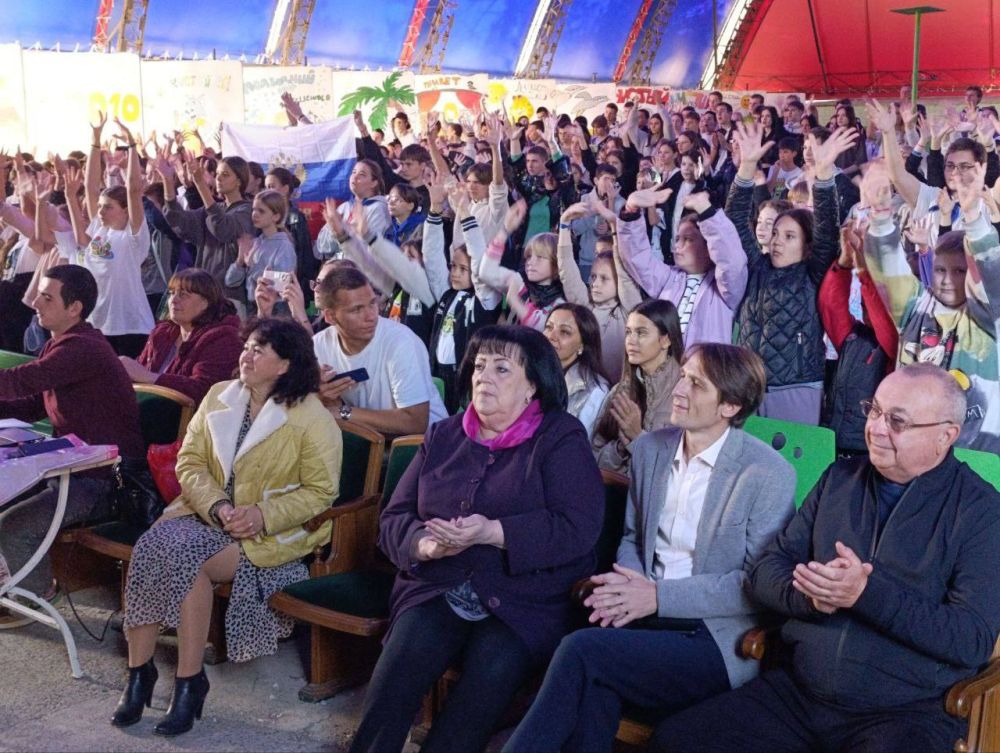 Почти 500 детей из Белгородской области отдохнули за смену в детском лагере «Лучистый» в Евпатории Почти 500 детей из Белгородской области отдохнули за смену в детском лагере «Лучистый» в Евпатории