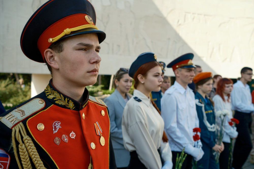 Янина Павленко: Итоги осеннего этапа Вахты Памяти поколений – Пост №1. С 23 сентября образовательные учреждения соревновались за звание «Лучший состав Почетного караула» Янина Павленко: Итоги осеннего этапа Вахты Памяти поколений – Пост №1. С 23 сентября образовательные учреждения соревновались за звание «Лучший состав Почетного караула»