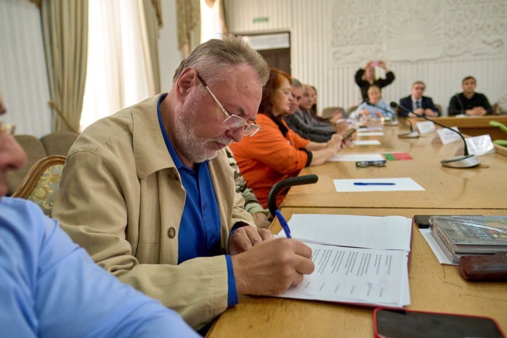 Янина Павленко: В преддверии Дня народного единства вместе с Главой муниципалитета Константином Шимановским подписали Соглашение о межнациональном согласии и сотрудничестве с представителями национально-культурных автономий Ялты! Янина Павленко: В преддверии Дня народного единства вместе с Главой муниципалитета Константином Шимановским подписали Соглашение о межнациональном согласии и сотрудничестве с представителями национально-культурных автономий Ялты!