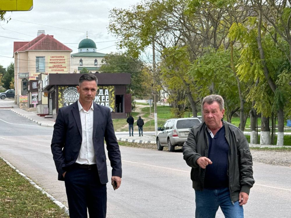 Александр Дудинов: Неоднократно отмечал, что лицо района и каждого поселения - это въездная часть, центральная улица и даже остановочный павильон Александр Дудинов: Неоднократно отмечал, что лицо района и каждого поселения - это въездная часть, центральная улица и даже остановочный павильон