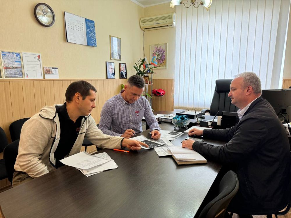 Александр Дудинов: Встретился с главой Новосельского сельского поселения Владимиром Красильником и руководителем АНО «Народное озеленение и благоустройство» Владимиром Нечаевым Александр Дудинов: Встретился с главой Новосельского сельского поселения Владимиром Красильником и руководителем АНО «Народное озеленение и благоустройство» Владимиром Нечаевым