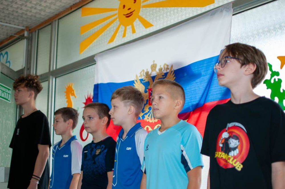#знайнаших. В Центре детского и юношеского творчества прошёл турнир по настольному теннису «Чемпион» Состязания были организованы среди детей, обучающихся в секции настольного тенниса, и приурочены ко Дню народного единства #знайнаших. В Центре детского и юношеского творчества прошёл турнир по настольному теннису «Чемпион» Состязания были организованы среди детей, обучающихся в секции настольного тенниса, и приурочены ко Дню народного единства