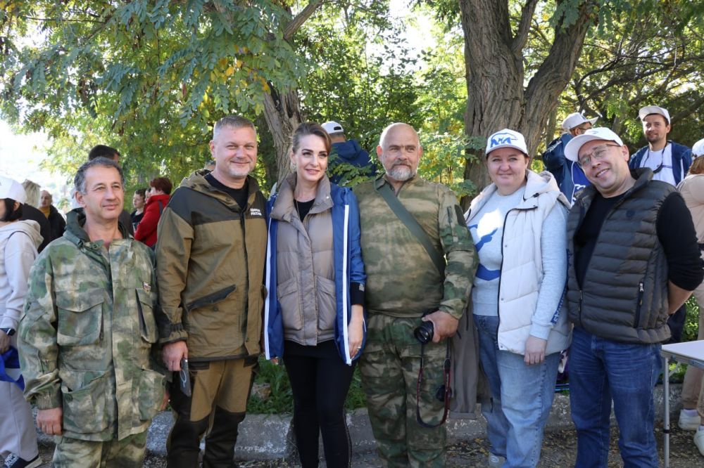 Феодосия присоединилась к акции «Посади свое дерево жизни» Феодосия присоединилась к акции «Посади свое дерево жизни»