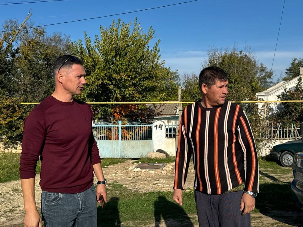 Александр Дудинов: Утро начал с осмотра участков дорог, на которых начаты работы по замене асфальтного покрытия Александр Дудинов: Утро начал с осмотра участков дорог, на которых начаты работы по замене асфальтного покрытия