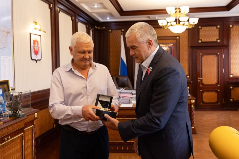 Сергей Аксёнов: Медицинские работники Крыма вносят неоценимый вклад в наше общее дело, в нашу Победу Сергей Аксёнов: Медицинские работники Крыма вносят неоценимый вклад в наше общее дело, в нашу Победу