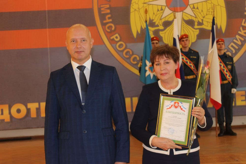 В преддверии празднования Дня народного единства сегодня в актовом зале Главного управления МЧС России по Республике Крым состоялось торжественное мероприятие В преддверии празднования Дня народного единства сегодня в актовом зале Главного управления МЧС России по Республике Крым состоялось торжественное мероприятие