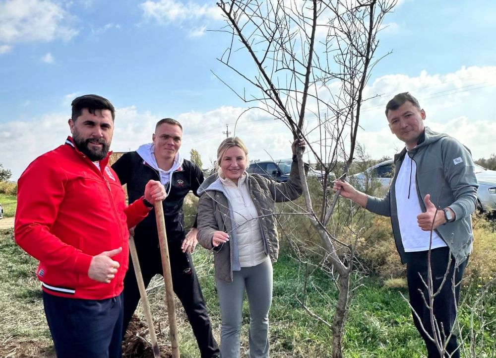 Ольга Торубарова: В городе Саки вместе со своим заместителем Шериф Османов, заместителями администрации города Саки: Аметовым Арсеном Дамировичем и Ольга Торубарова: В городе Саки вместе со своим заместителем Шериф Османов, заместителями администрации города Саки: Аметовым Арсеном Дамировичем и