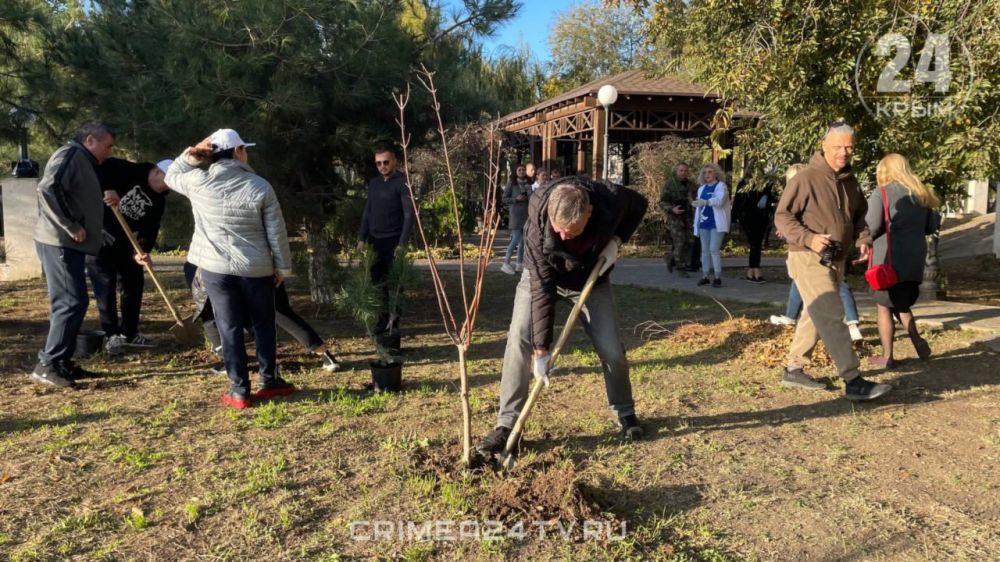 Евпатория тоже присоединилась к экологическому субботнику Евпатория тоже присоединилась к экологическому субботнику
