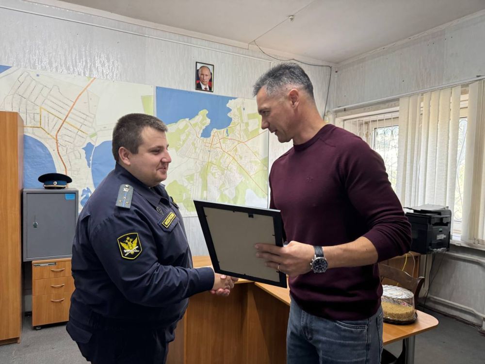 Александр Дудинов: Поздравил коллектив отдела УФССП России по Черноморскому району с профессиональным праздником - Днем судебного пристава! Александр Дудинов: Поздравил коллектив отдела УФССП России по Черноморскому району с профессиональным праздником - Днем судебного пристава!