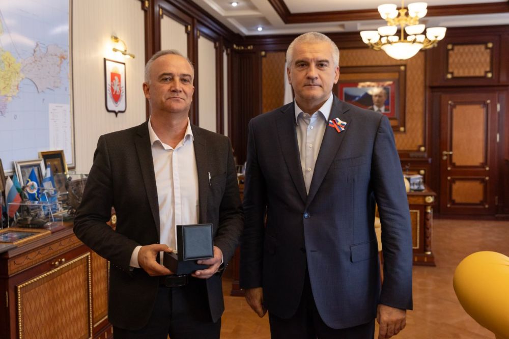 Сергей Аксёнов: Медицинские работники Крыма вносят неоценимый вклад в наше общее дело, в нашу Победу Сергей Аксёнов: Медицинские работники Крыма вносят неоценимый вклад в наше общее дело, в нашу Победу