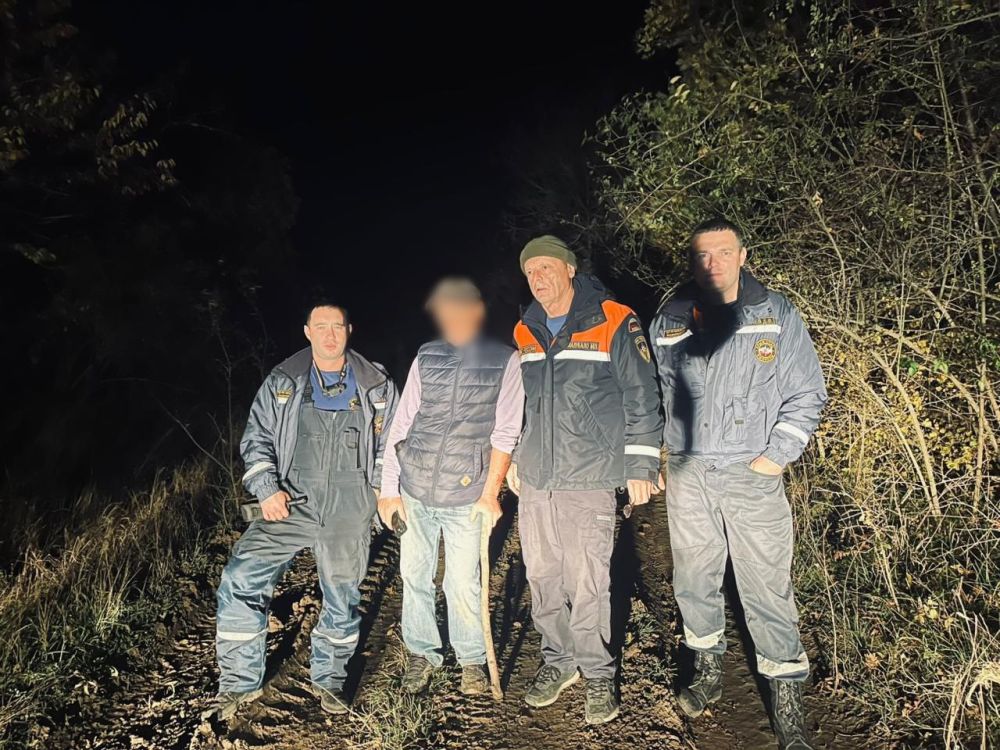 Крымские спасатели оказали помощь мужчине, заблудившемуся в горно-лесной местности Кировского района