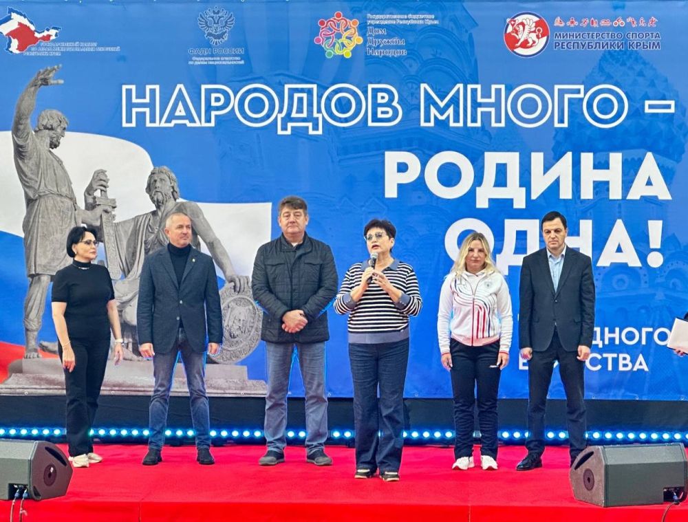 Ольга Торубарова: СПОРТ - ОБЪЕДИНЯЕТ!!!. В День Народного Единства в Республике Крым прошла Спартакиада Органов Исполнительной Власти Ольга Торубарова: СПОРТ - ОБЪЕДИНЯЕТ!!!. В День Народного Единства в Республике Крым прошла Спартакиада Органов Исполнительной Власти