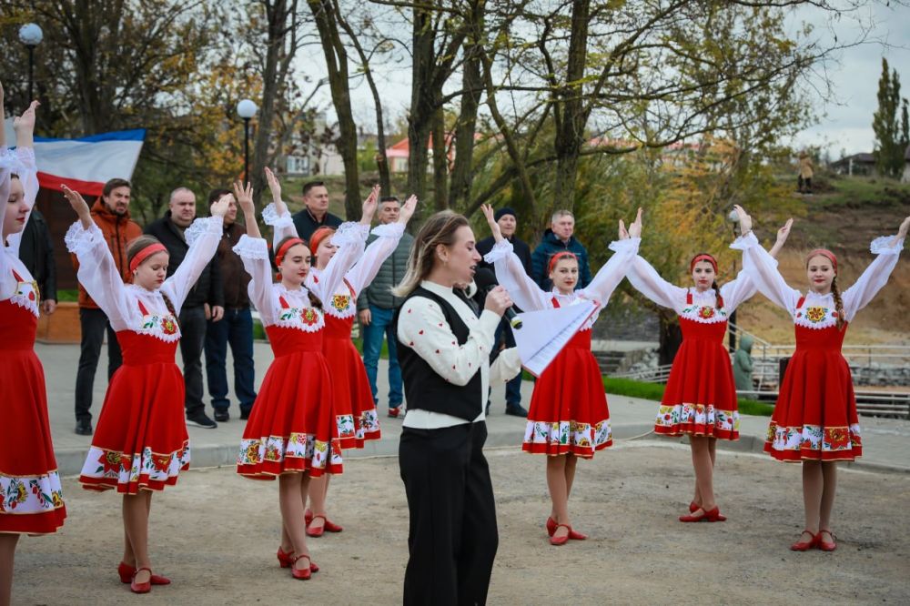 Юрий Нестеренко: В торжественной обстановке, сегодня открыли благоустроенное общественное пространство вблизи родника в селе Родниково, Симферопольского района Юрий Нестеренко: В торжественной обстановке, сегодня открыли благоустроенное общественное пространство вблизи родника в селе Родниково, Симферопольского района