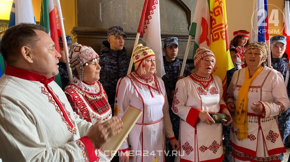 День народного единства на Южнобережье отметили в замке «Ласточкино Гнездо» День народного единства на Южнобережье отметили в замке «Ласточкино Гнездо»