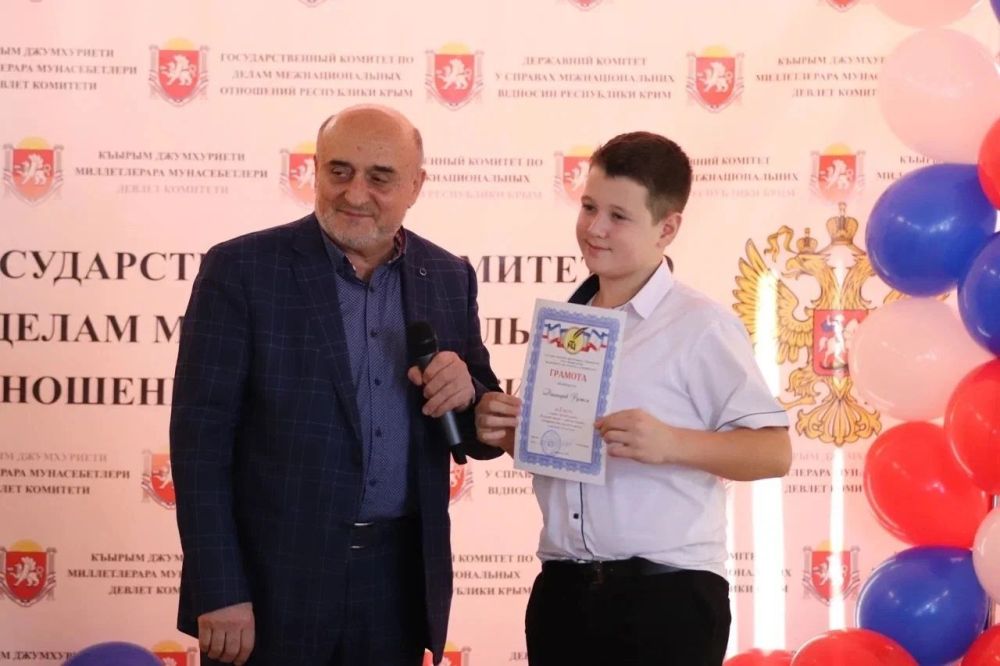 Заместитель председателя Госкомнаца Крыма Айкуи Арутюнян приняла участие в церемонии награждения участников и победителей конкурса детского рисунка «В дружбе народов – единство страны!» Заместитель председателя Госкомнаца Крыма Айкуи Арутюнян приняла участие в церемонии награждения участников и победителей конкурса детского рисунка «В дружбе народов – единство страны!»
