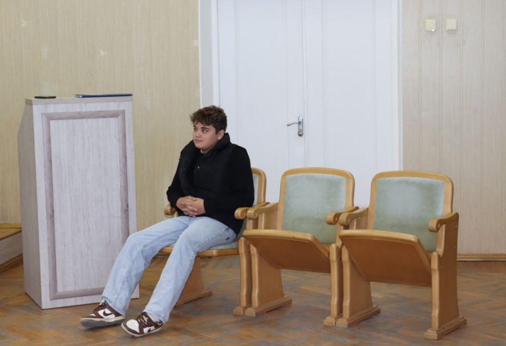 Под председательством заместителя главы администрации Ивана Юрченко состоялось внеочередное заседание комиссии по делам несовершеннолетних и защите их прав Под председательством заместителя главы администрации Ивана Юрченко состоялось внеочередное заседание комиссии по делам несовершеннолетних и защите их прав