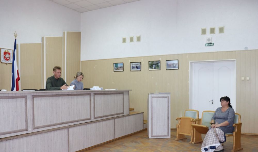 Под председательством заместителя главы администрации Ивана Юрченко состоялось внеочередное заседание комиссии по делам несовершеннолетних и защите их прав Под председательством заместителя главы администрации Ивана Юрченко состоялось внеочередное заседание комиссии по делам несовершеннолетних и защите их прав
