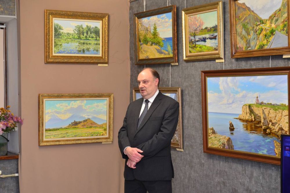 В Доме-музее И. Сельвинского открылась выставка Гуго Шауфлера и Артёма Пучкова В Доме-музее И. Сельвинского открылась выставка Гуго Шауфлера и Артёма Пучкова