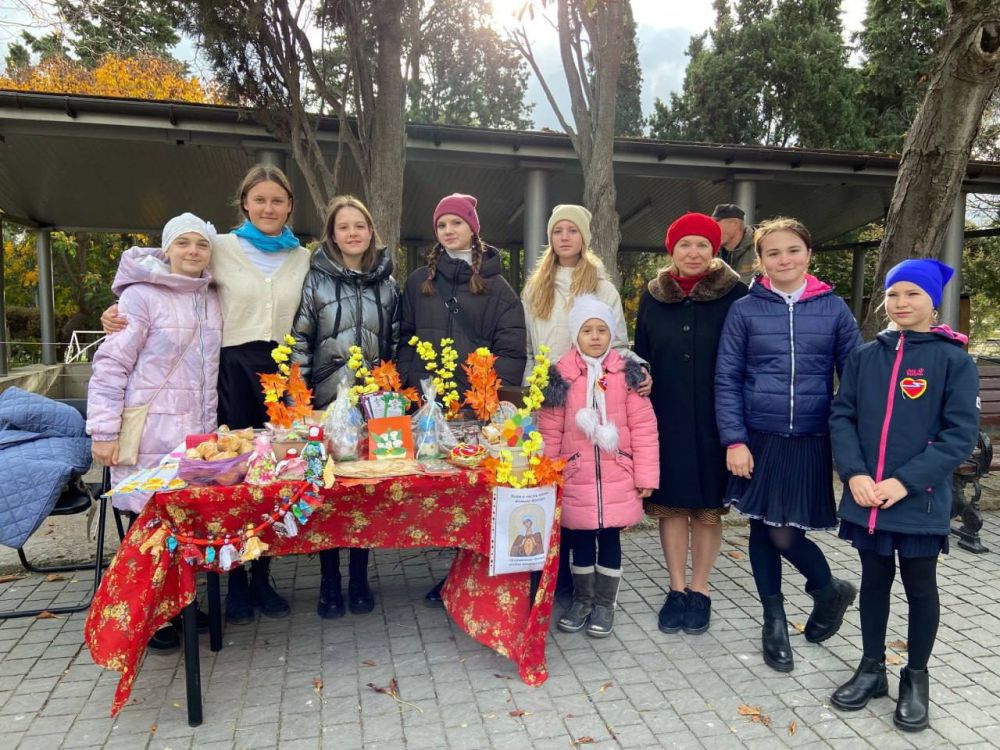 В День народного единства в Херсонесе собрали почти 25 тысяч рублей гуманитарной помощи В День народного единства в Херсонесе собрали почти 25 тысяч рублей гуманитарной помощи