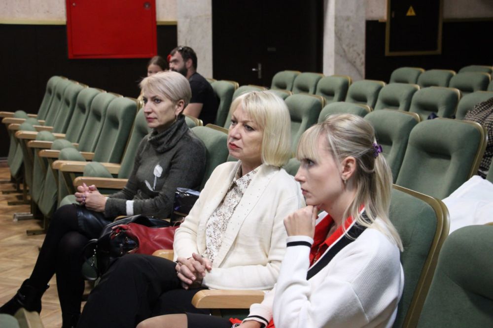 #дети_и_образование. В ДК «Корабел» состоялась презентация системы воспитания «Киноуроки» #дети_и_образование. В ДК «Корабел» состоялась презентация системы воспитания «Киноуроки»
