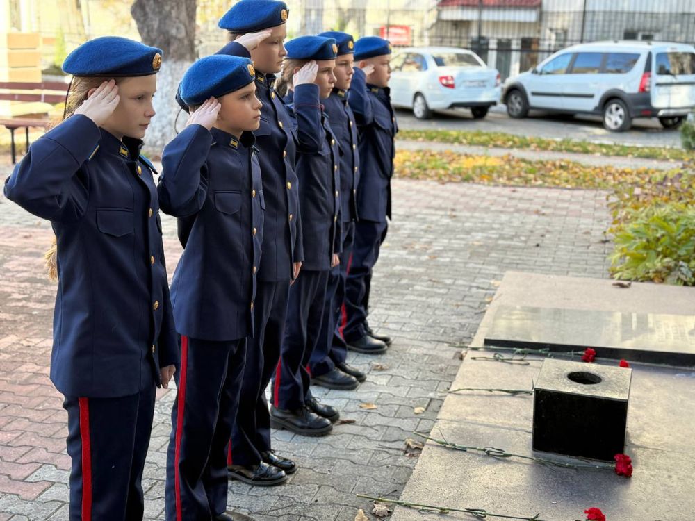 Кадеты почтили память погибших сотрудников органов внутренних дел Кадеты почтили память погибших сотрудников органов внутренних дел