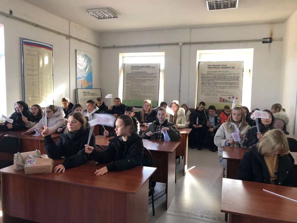 КЖД продолжает знакомить школьников с железнодорожными профессиями КЖД продолжает знакомить школьников с железнодорожными профессиями