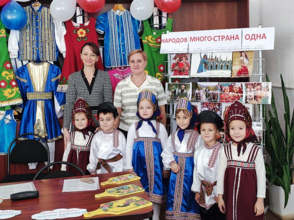 «Популярность диктанта в нашем городе с каждым годом возрастает. Его цель – привлечь внимание людей к истории, культуре и традициям народов, населяющих страну» «Популярность диктанта в нашем городе с каждым годом возрастает. Его цель – привлечь внимание людей к истории, культуре и традициям народов, населяющих страну»