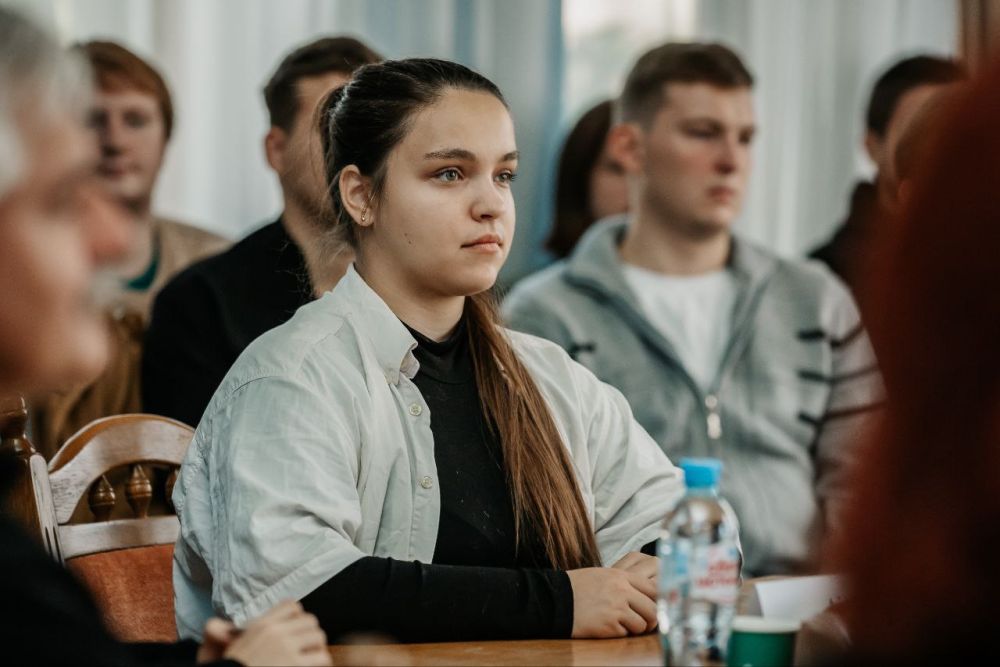 МОЛОДЕЖНЫЙ ЦЕНТР РГО. В Симферополе открыли Молодёжный центр Русского географического общества! Торжественное открытие... МОЛОДЕЖНЫЙ ЦЕНТР РГО. В Симферополе открыли Молодёжный центр Русского географического общества! Торжественное открытие...