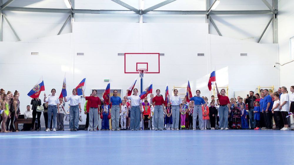 В МБОУ «СОШДС «Лингвист», торжественно открыли модульный спортивный зал В МБОУ «СОШДС «Лингвист», торжественно открыли модульный спортивный зал