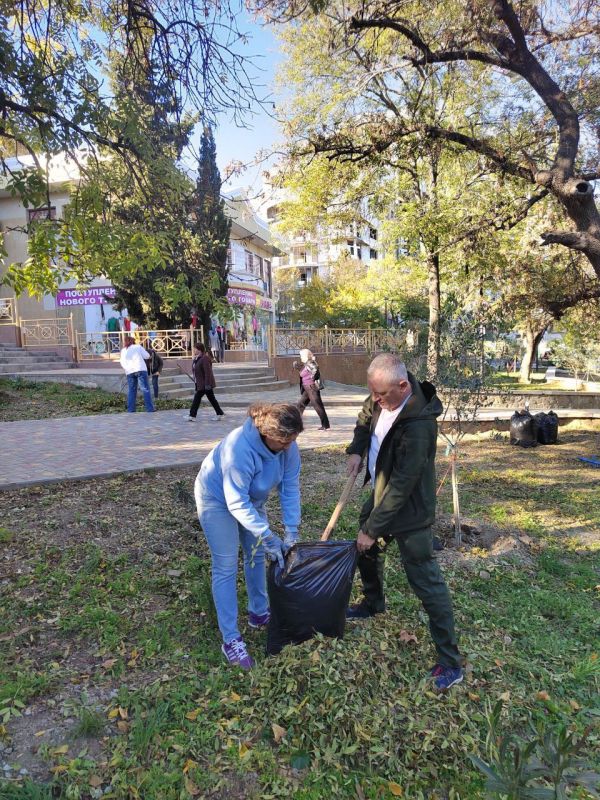 Галина Огнёва: Тёплая Крымская осень – поистине волшебное время, когда природа радует нас яркими красками и золотым сиянием Галина Огнёва: Тёплая Крымская осень – поистине волшебное время, когда природа радует нас яркими красками и золотым сиянием
