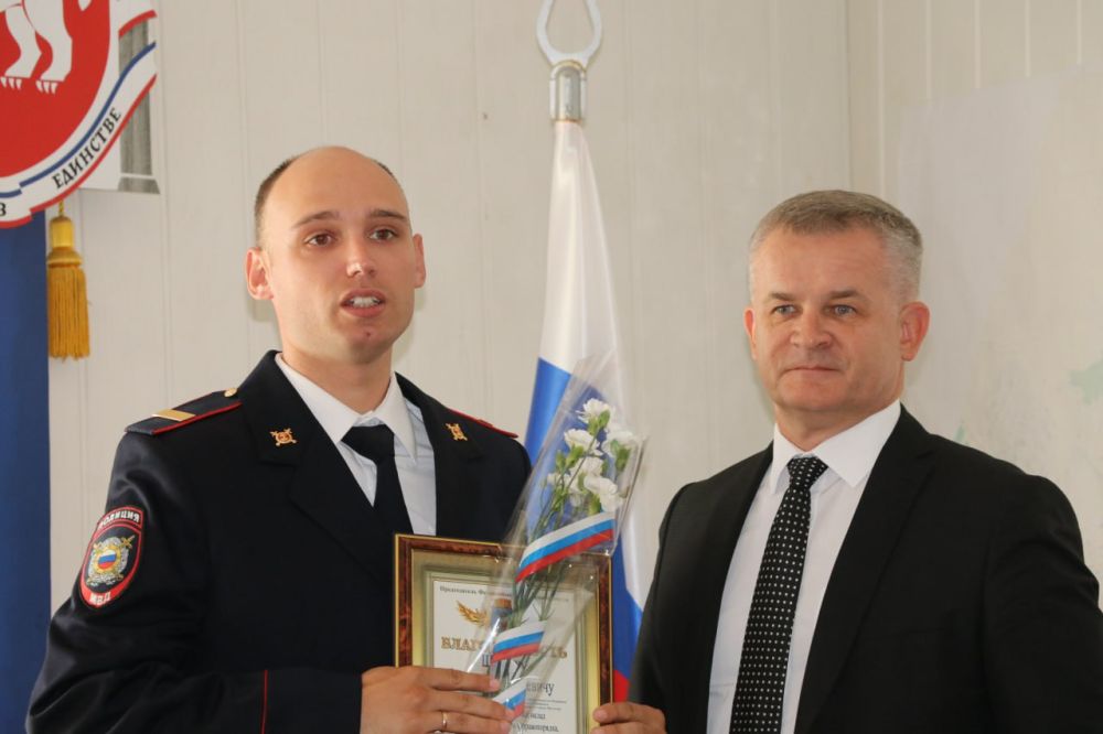 Игорь Ткаченко: Имел честь поздравить сегодня с предстоящим профессиональным праздником сотрудников отдела МВД России по городу Феодосии Игорь Ткаченко: Имел честь поздравить сегодня с предстоящим профессиональным праздником сотрудников отдела МВД России по городу Феодосии
