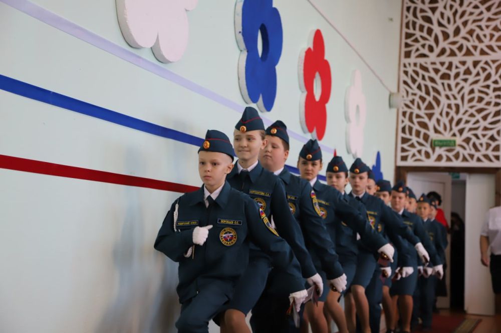 Ольга Урайкина: Сегодня в МБОУ "Угловская СОШ им. Бурнашова А.А.» состоялось торжественная церемония посвящения в кадеты обучающихся 5-К класса Ольга Урайкина: Сегодня в МБОУ "Угловская СОШ им. Бурнашова А.А.» состоялось торжественная церемония посвящения в кадеты обучающихся 5-К класса
