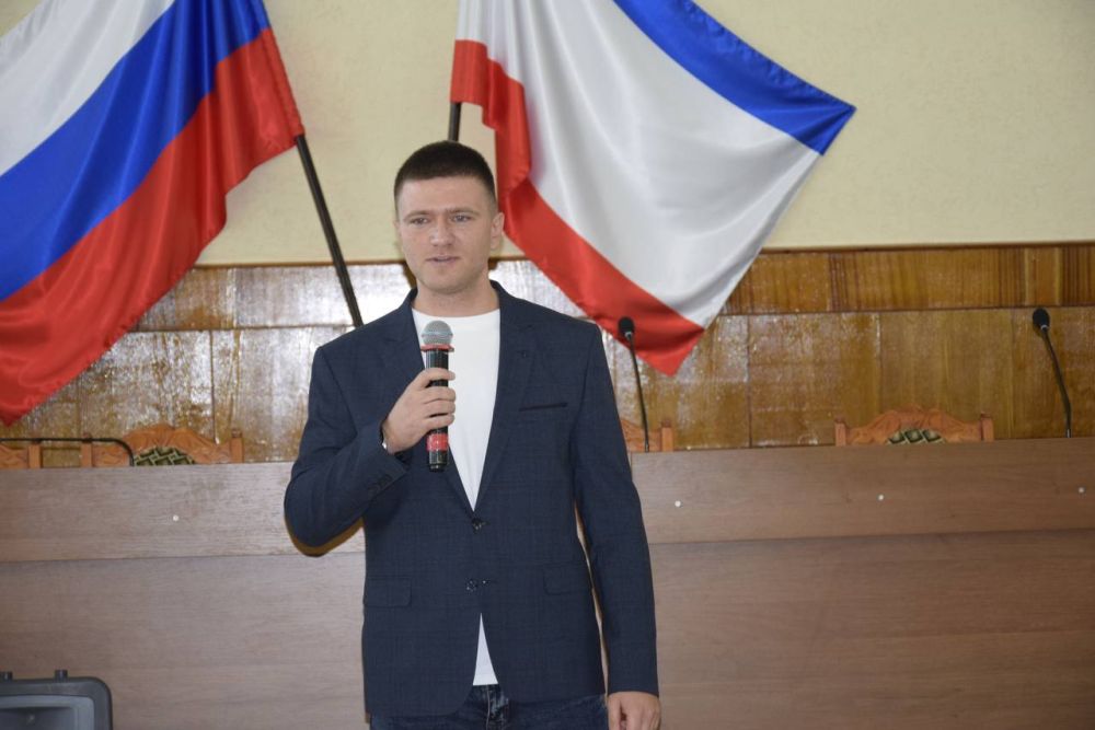 Александр Дудинов: В администрации Черноморского района чествовали полицейских Александр Дудинов: В администрации Черноморского района чествовали полицейских