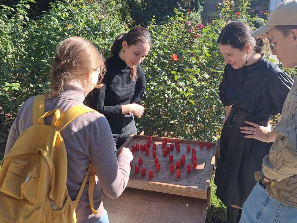 В Никитском ботаническом саду провели «Студфест» В Никитском ботаническом саду провели «Студфест»