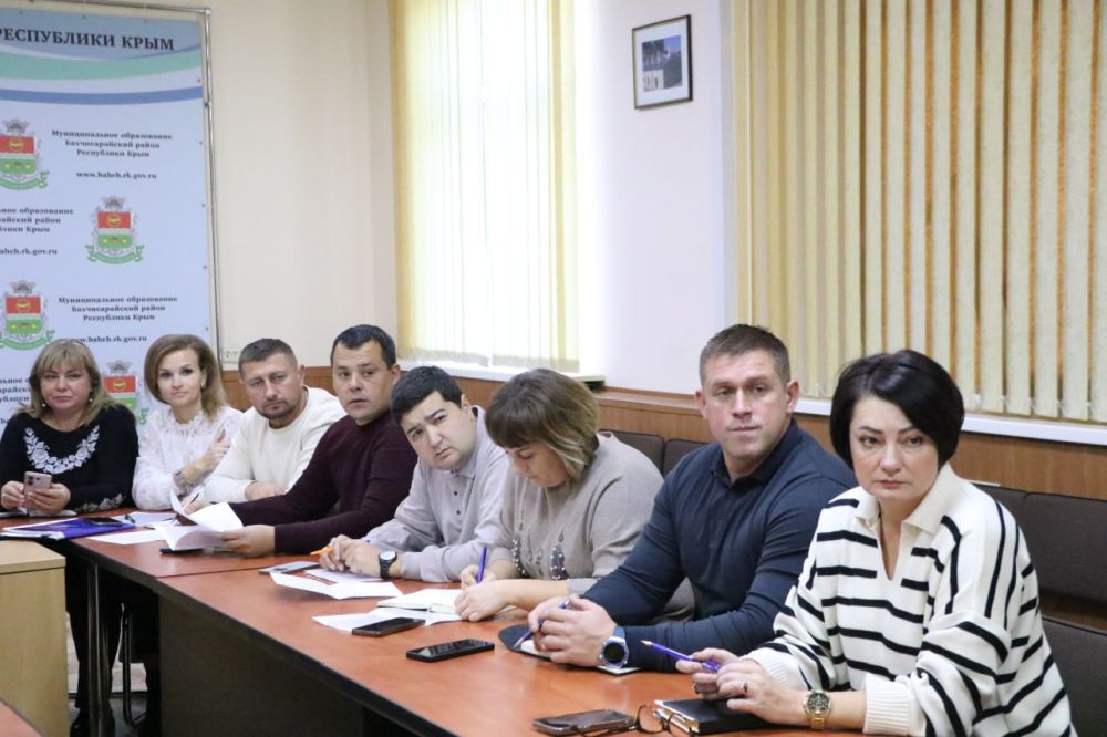 Ольга Урайкина: Под председательством заместителя Председателя Бахчисарайского районного совета Михаила Колкунова состоялось еженедельное совещание с главами поселений Ольга Урайкина: Под председательством заместителя Председателя Бахчисарайского районного совета Михаила Колкунова состоялось еженедельное совещание с главами поселений