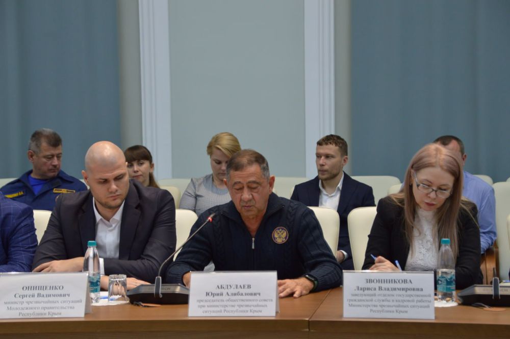 Алексей Ерёменко: Сегодня в Совете министров Республики Крым состоялось заседание расширенной коллегии министерства чрезвычайных ситуаций Республики Крым Алексей Ерёменко: Сегодня в Совете министров Республики Крым состоялось заседание расширенной коллегии министерства чрезвычайных ситуаций Республики Крым