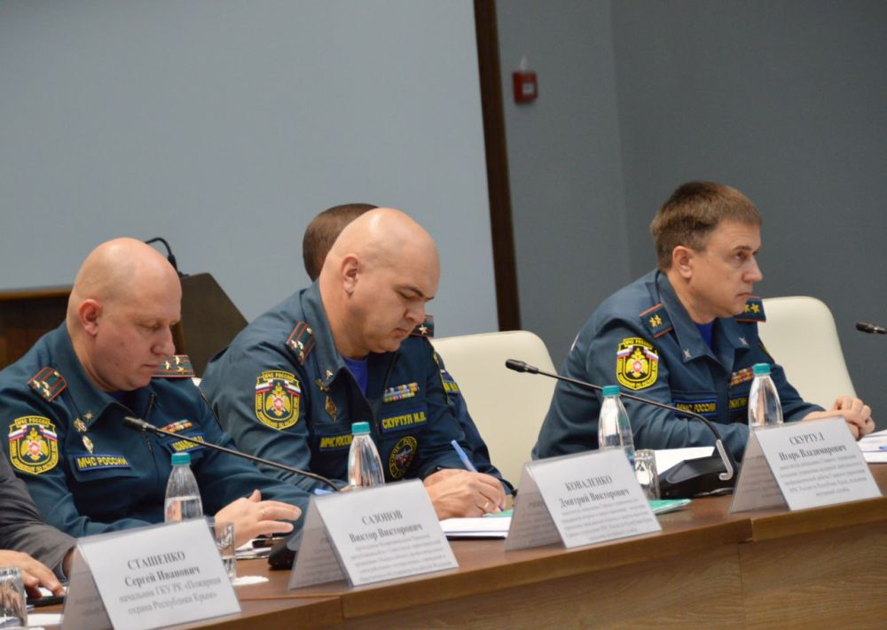 Алексей Ерёменко: Сегодня в Совете министров Республики Крым состоялось заседание расширенной коллегии министерства чрезвычайных ситуаций Республики Крым Алексей Ерёменко: Сегодня в Совете министров Республики Крым состоялось заседание расширенной коллегии министерства чрезвычайных ситуаций Республики Крым