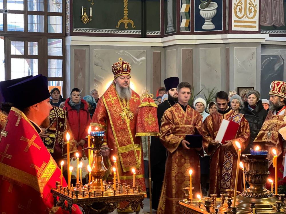 Игорь Ивин: Сегодня в Свято-Покровском кафедральном соборе города прошли торжества по случаю 16-летия со дня образования Джанкойской епархии Игорь Ивин: Сегодня в Свято-Покровском кафедральном соборе города прошли торжества по случаю 16-летия со дня образования Джанкойской епархии