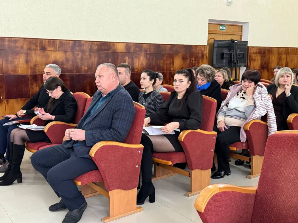Александр Дудинов: Провел расширенное аппаратное совещание с руководителями ресурсоснабжающих организаций, отделов и подведомственных учреждений администрации Черноморского района Александр Дудинов: Провел расширенное аппаратное совещание с руководителями ресурсоснабжающих организаций, отделов и подведомственных учреждений администрации Черноморского района