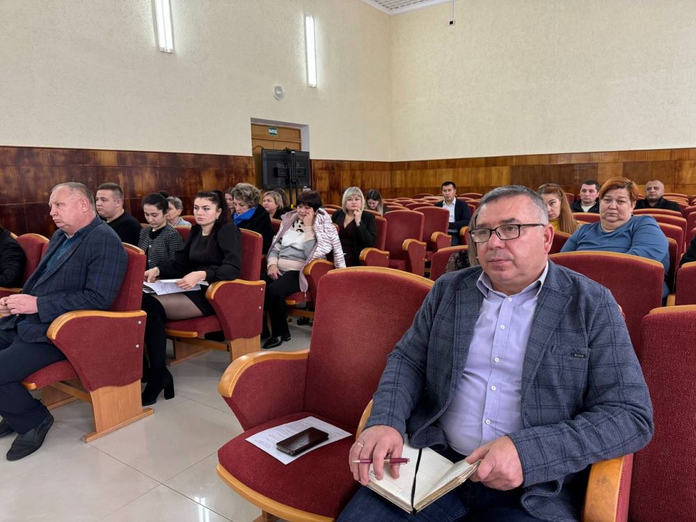 Александр Дудинов: Провел расширенное аппаратное совещание с руководителями ресурсоснабжающих организаций, отделов и подведомственных учреждений администрации Черноморского района Александр Дудинов: Провел расширенное аппаратное совещание с руководителями ресурсоснабжающих организаций, отделов и подведомственных учреждений администрации Черноморского района
