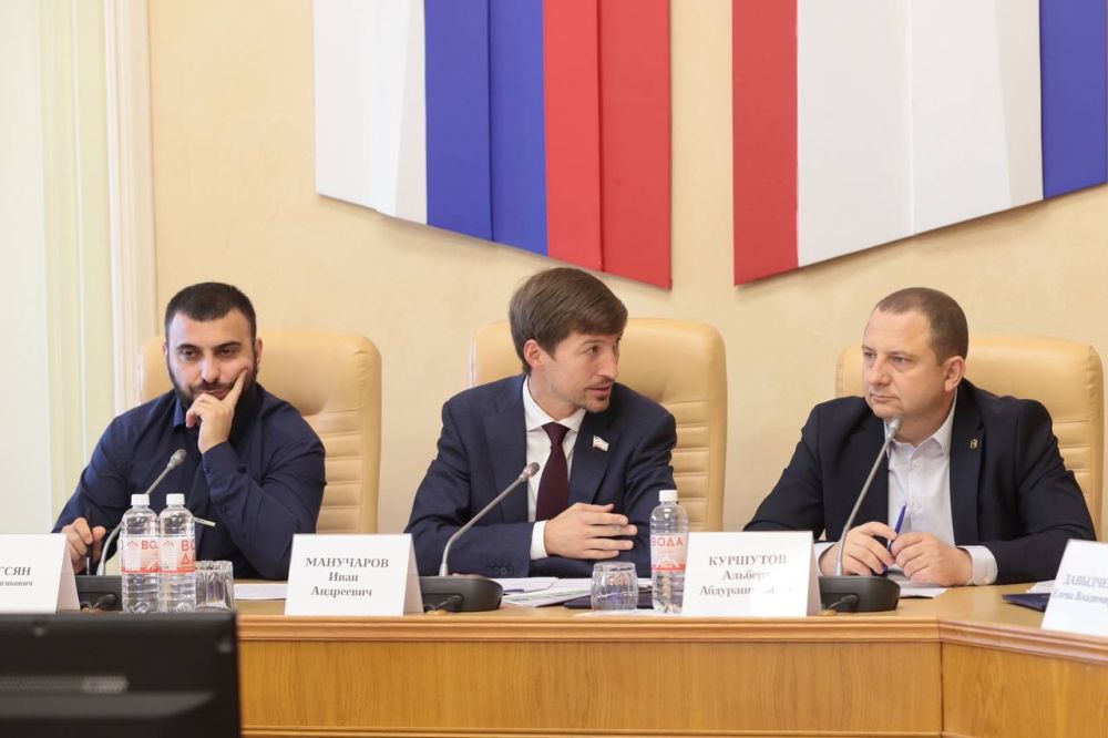 Альберт Куршутов: Принял участие в заседании Комитета Государственного Совета Республики Крым по информационной политике, информационным технологиям и связи под председательством Ивана Манучарова Альберт Куршутов: Принял участие в заседании Комитета Государственного Совета Республики Крым по информационной политике, информационным технологиям и связи под председательством Ивана Манучарова
