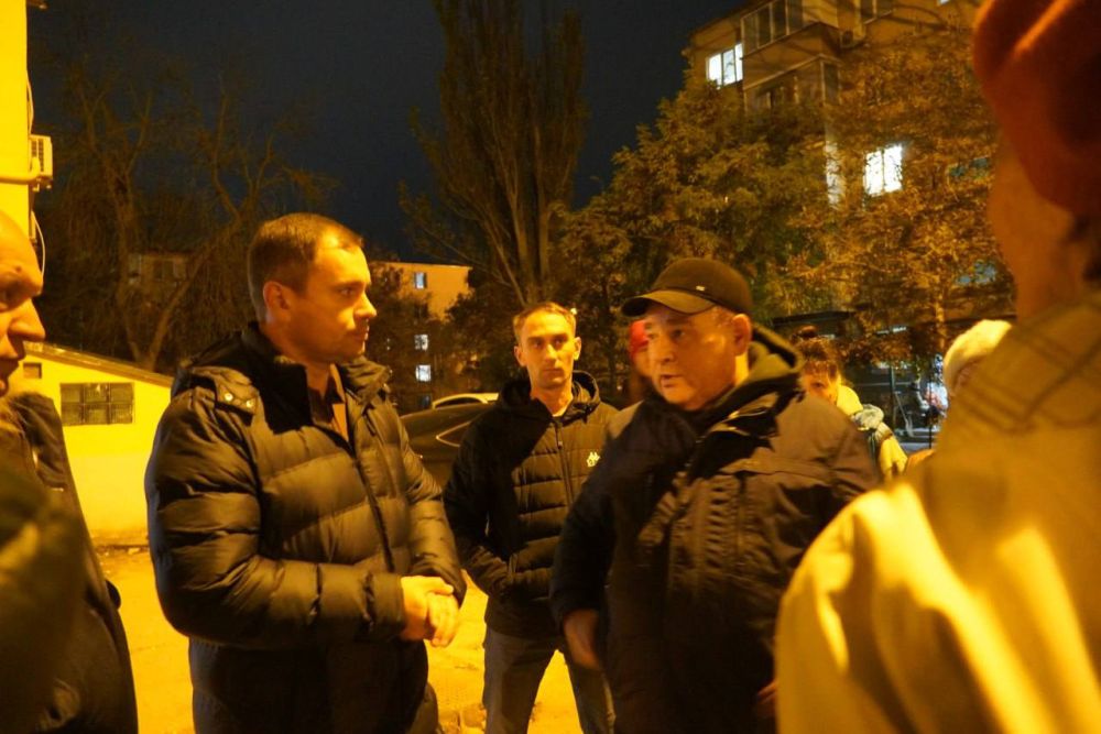 #в_диалоге_с_керчанами. По следам приема граждан глава администрации Олег КАТОРГИН провел встречу с жителями ул. Нестерова, 10. Старшая по дому обозначила перечень проблем, в решении которых необходима помощь #в_диалоге_с_керчанами. По следам приема граждан глава администрации Олег КАТОРГИН провел встречу с жителями ул. Нестерова, 10. Старшая по дому обозначила перечень проблем, в решении которых необходима помощь