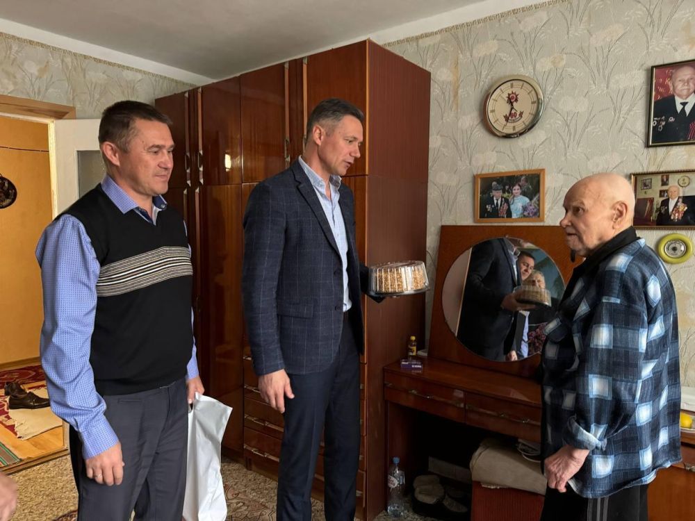 Поздравления с Днем Рождения принимают ветераны ВОВ Поздравления с Днем Рождения принимают ветераны ВОВ